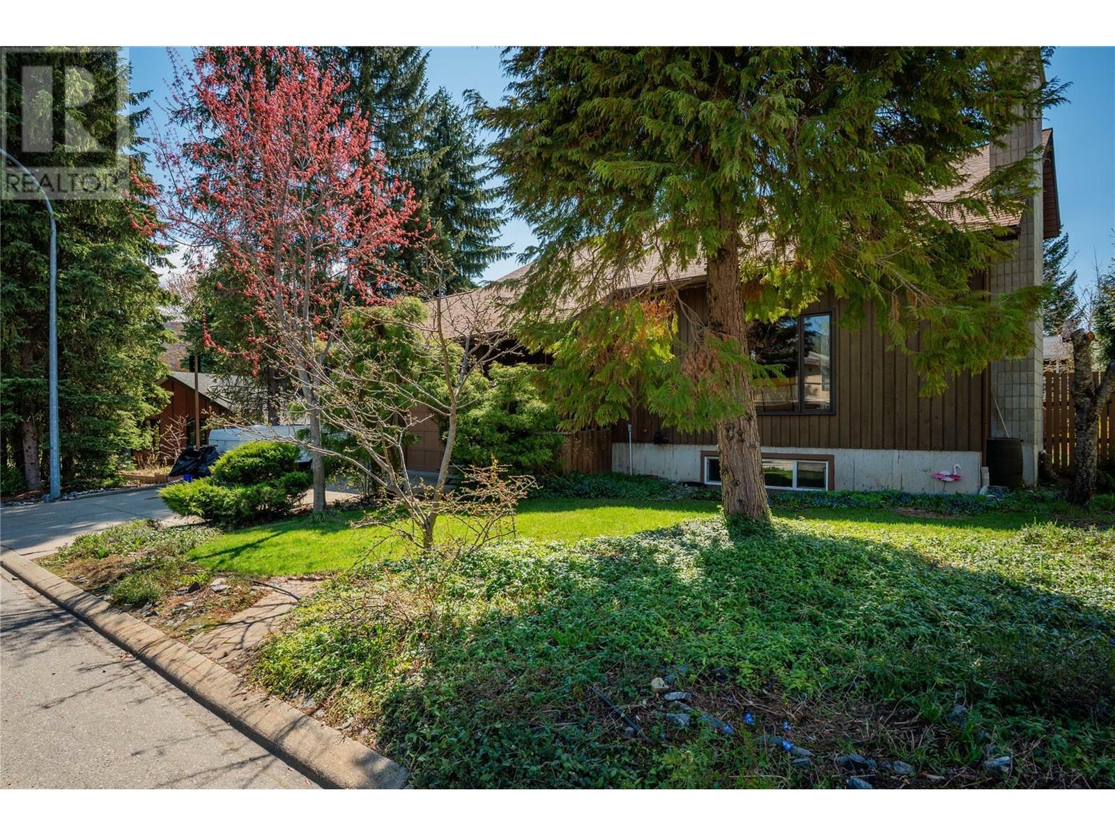 1436 Highland Drive  Castlegar BC V1N 3W1 photo