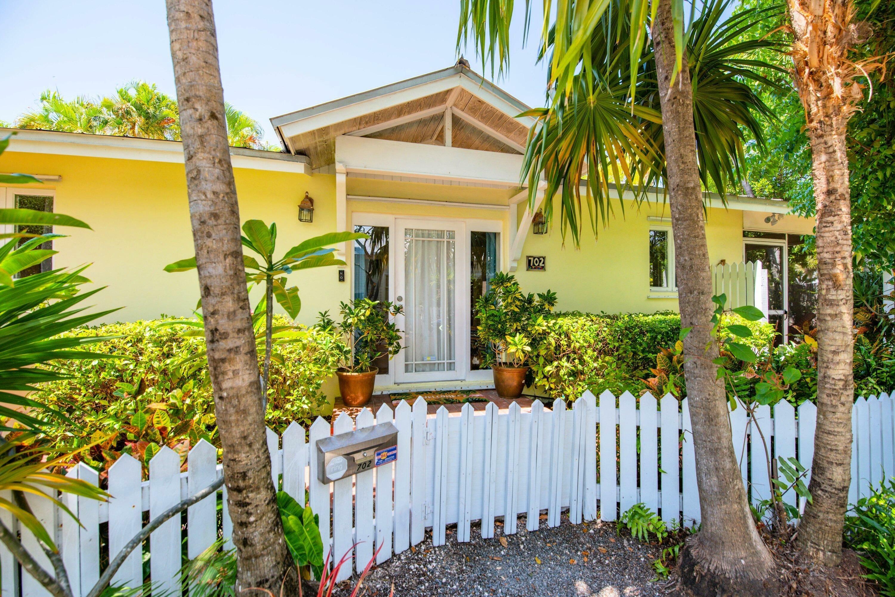 Property Photo: 702 Florida Street FL 33040