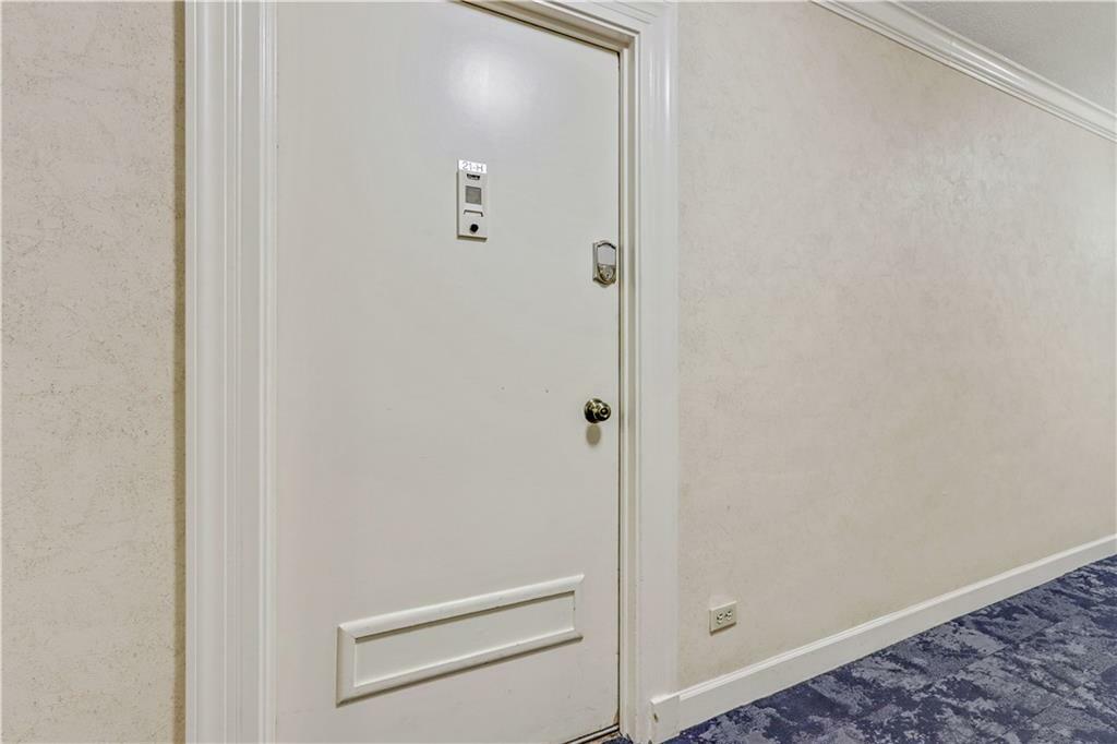 Property Photo: 300 Peachtree Street NE 21H GA 30308