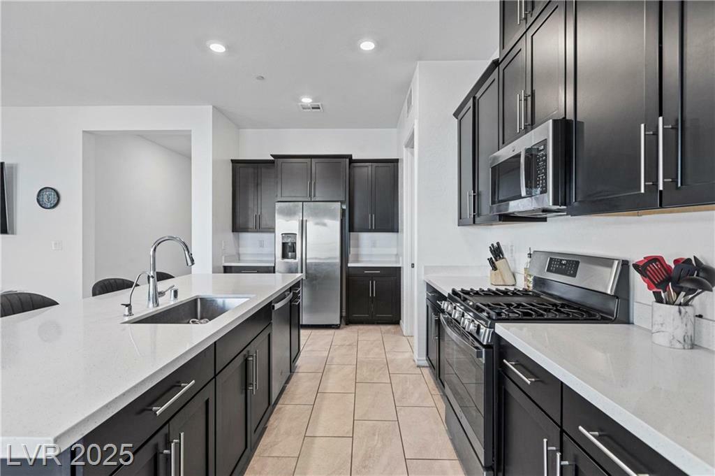 Property Photo: 713 Webber Park Street NV 89011