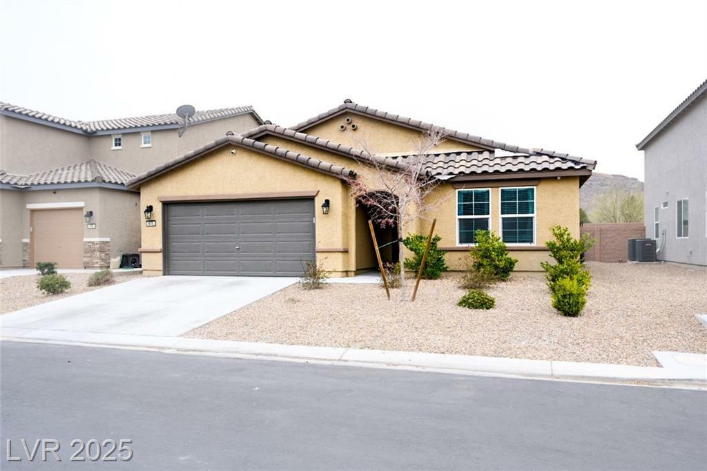 Property Photo: 645 Turtleback Falls Avenue NV 89018