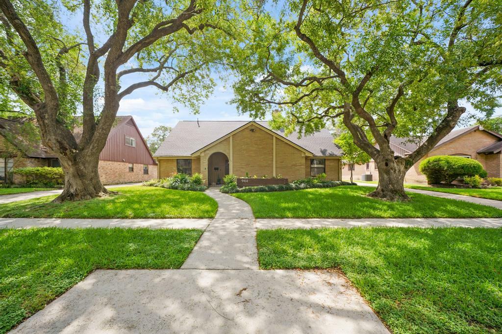 Property Photo: 9414 Braewick Drive TX 77096