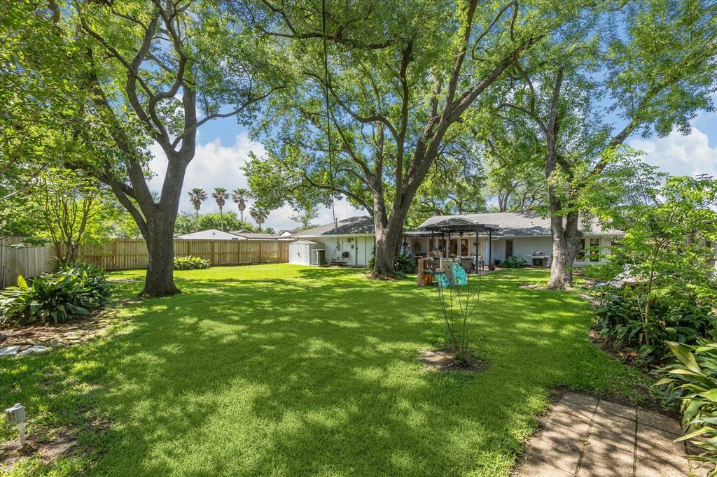 Property Photo: 3511 S Braeswood Boulevard TX 77025