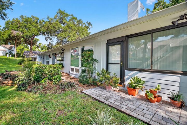 Property Photo:  58 Townhill Drive  FL 32726 