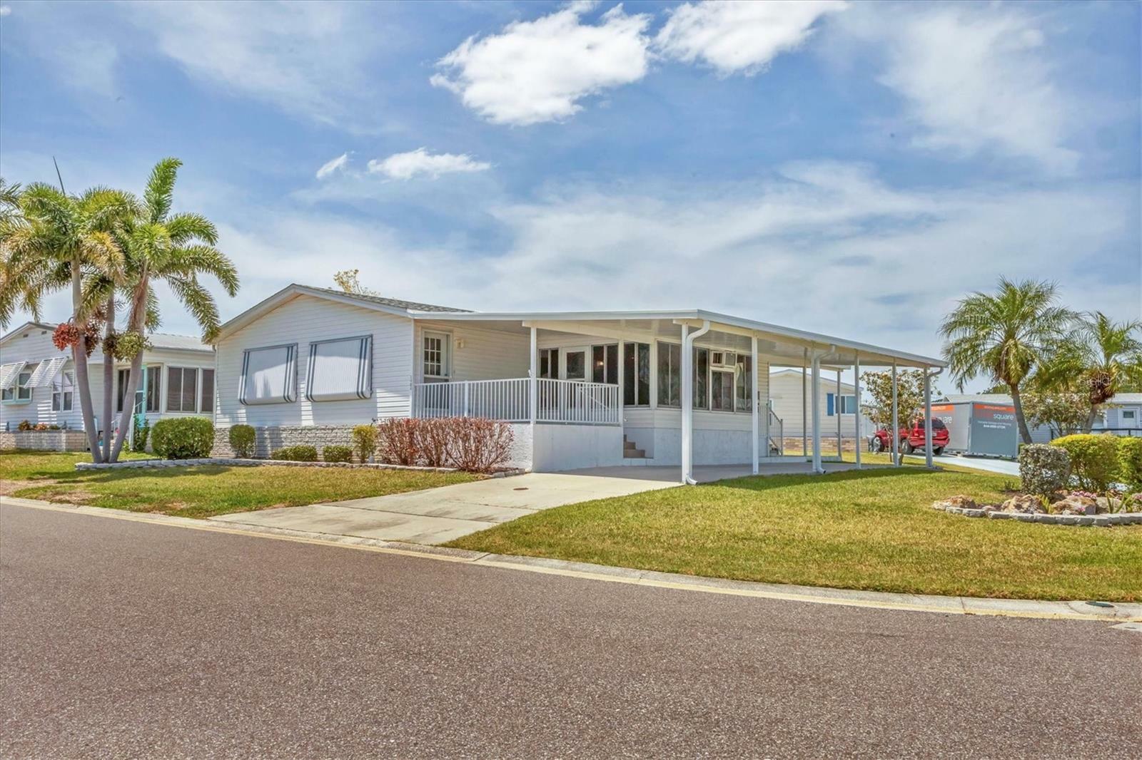 Property Photo: 1404 44th Avenue E FL 34222