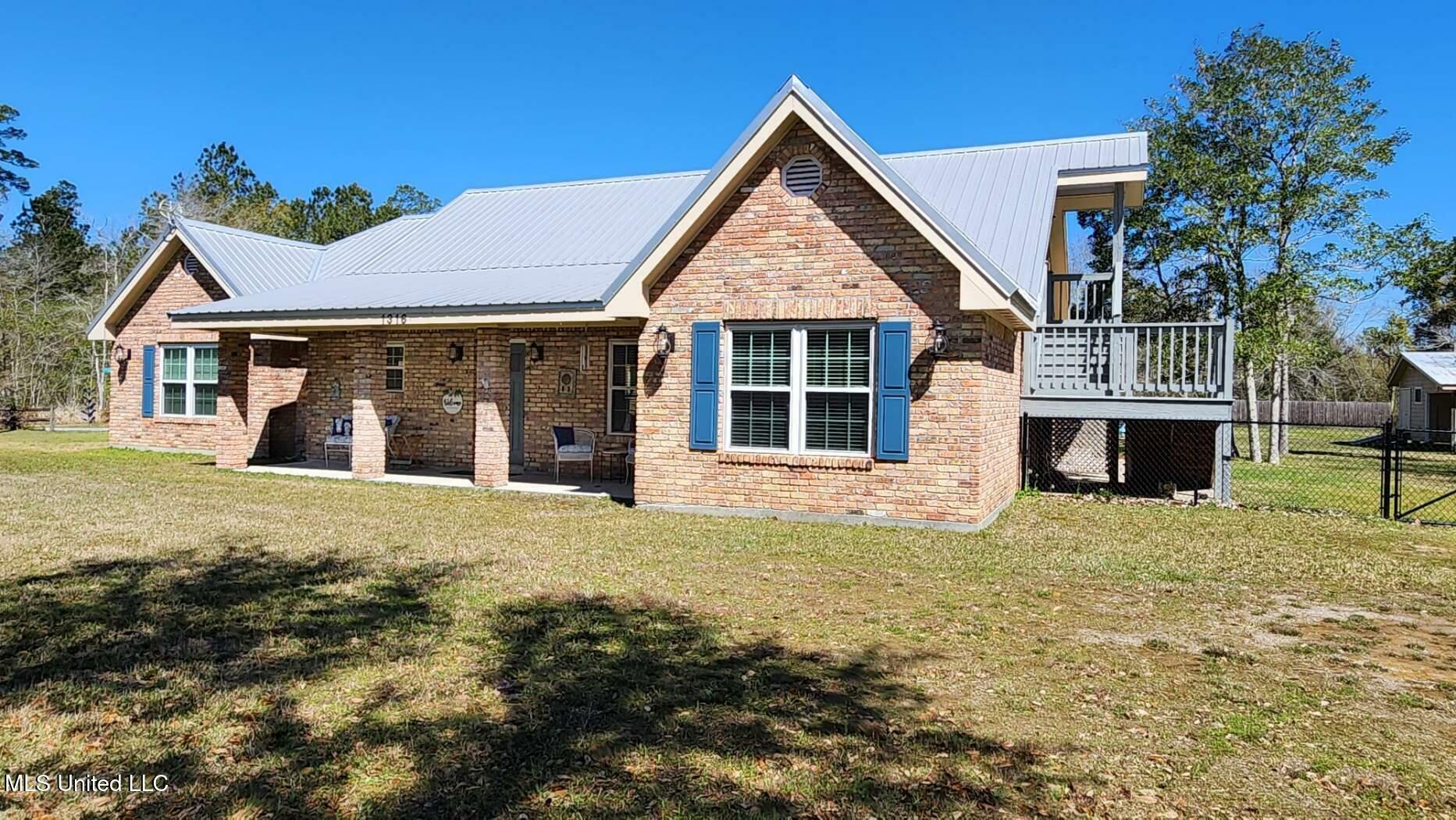 Property Photo: 1316 Dubuc Lane MS 39576