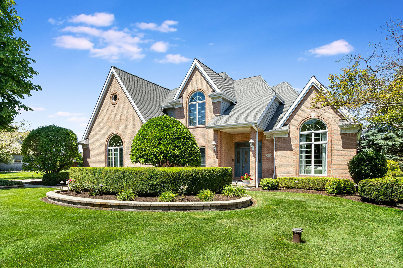 Property Photo: 24516 W Emyvale Court IL 60586