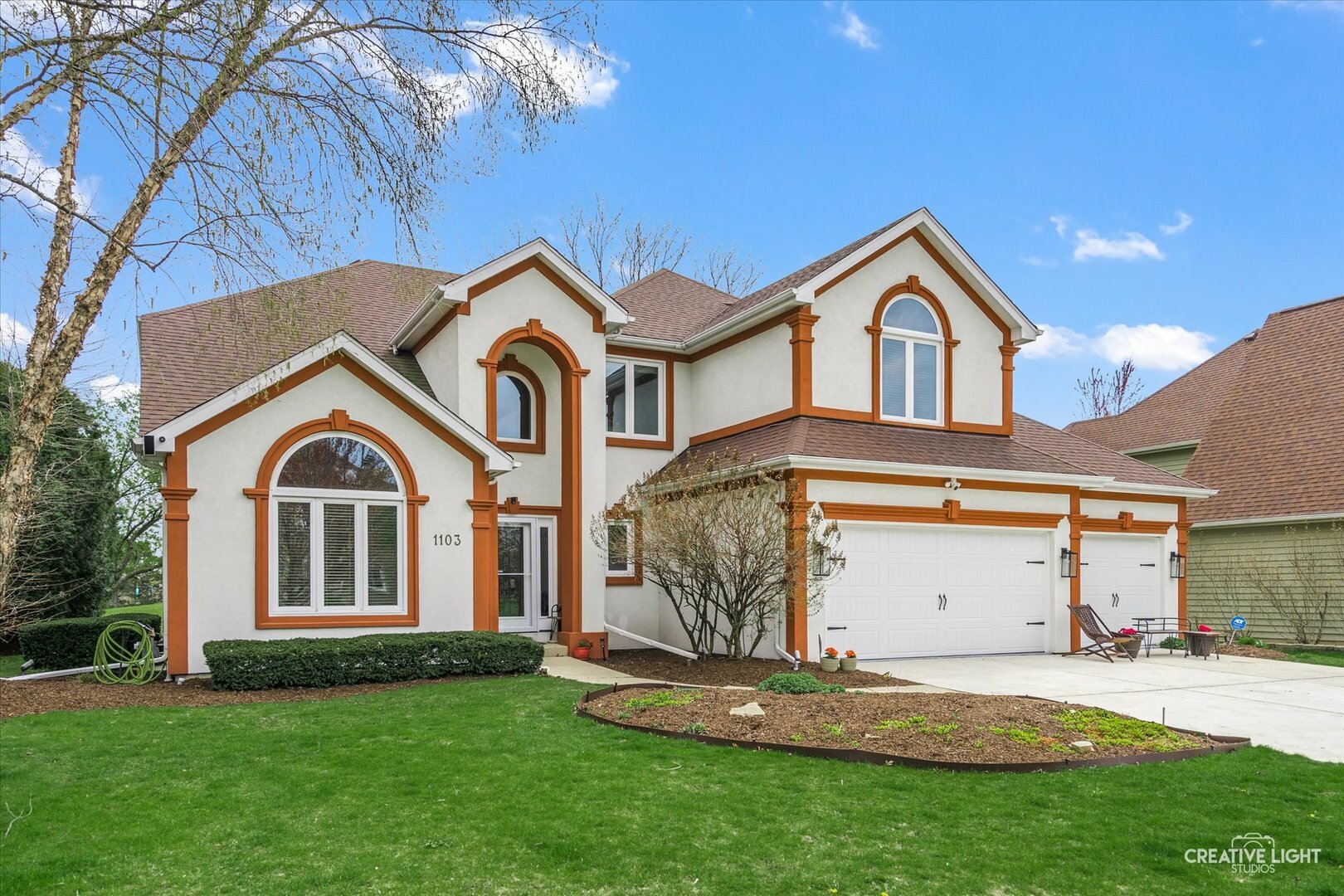 Property Photo: 1103 Courtland Place IL 60502