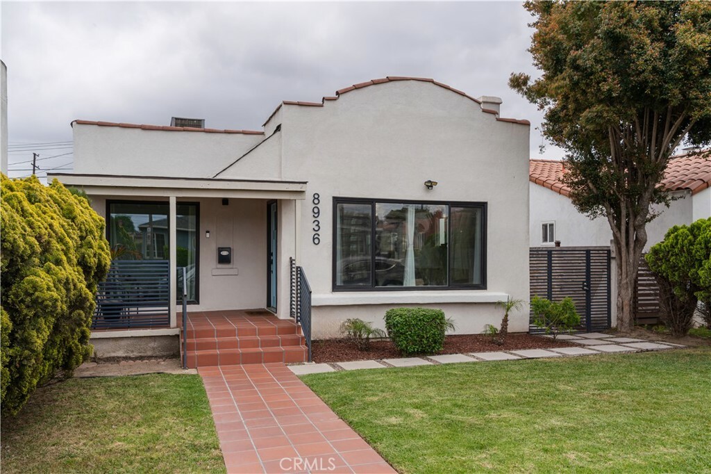 Property Photo: 8936 S Manhattan Place CA 90047
