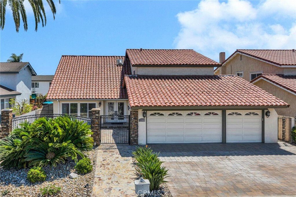 Property Photo: 1033 Damascus Circle CA 92626