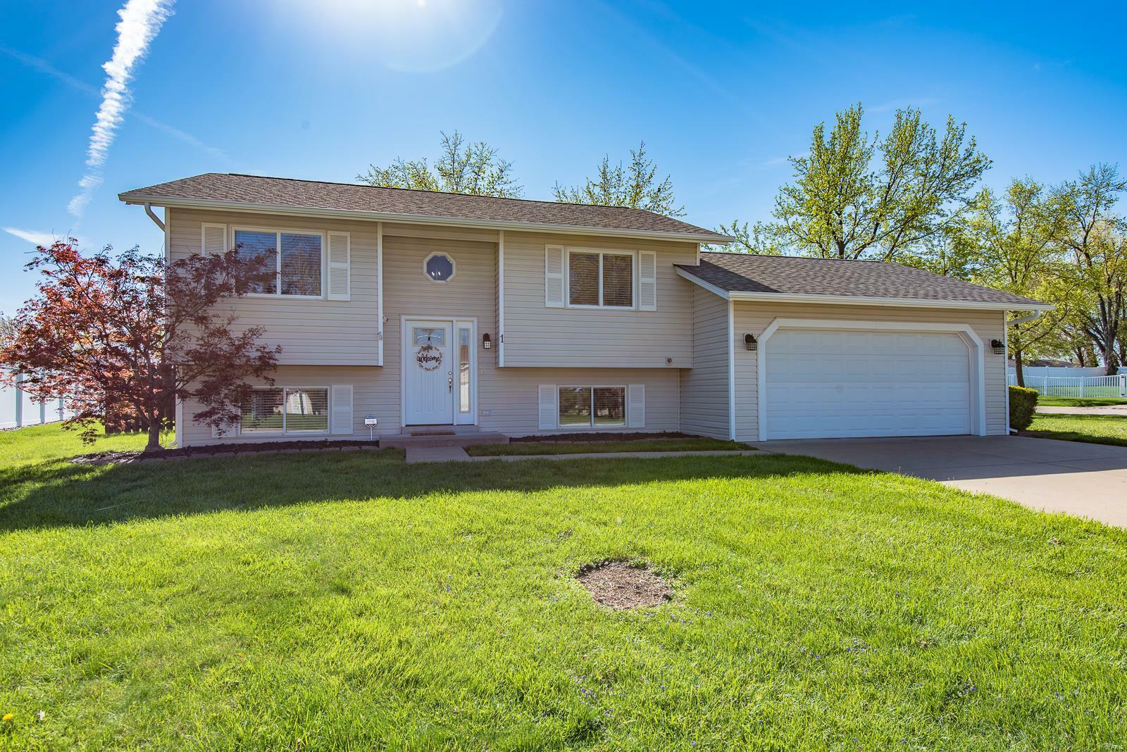 1 Summer Forest Court  St Charles MO 63304 photo
