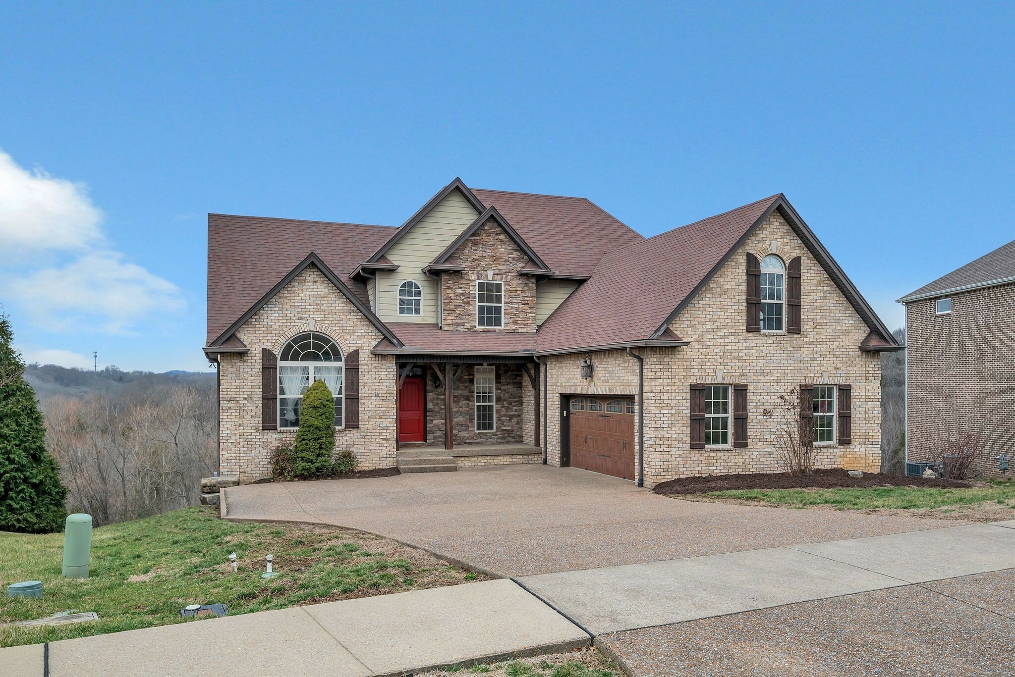Property Photo: 131 Manor Way TN 37075