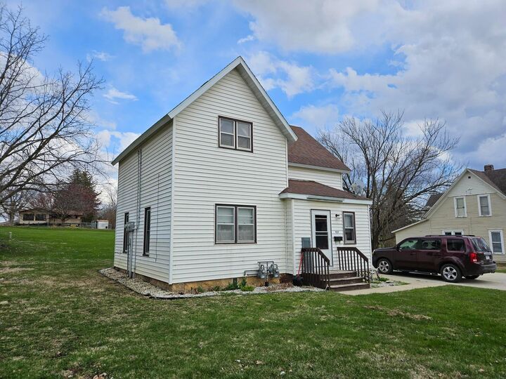 Property Photo: 517 Warren Avenue MN 55975