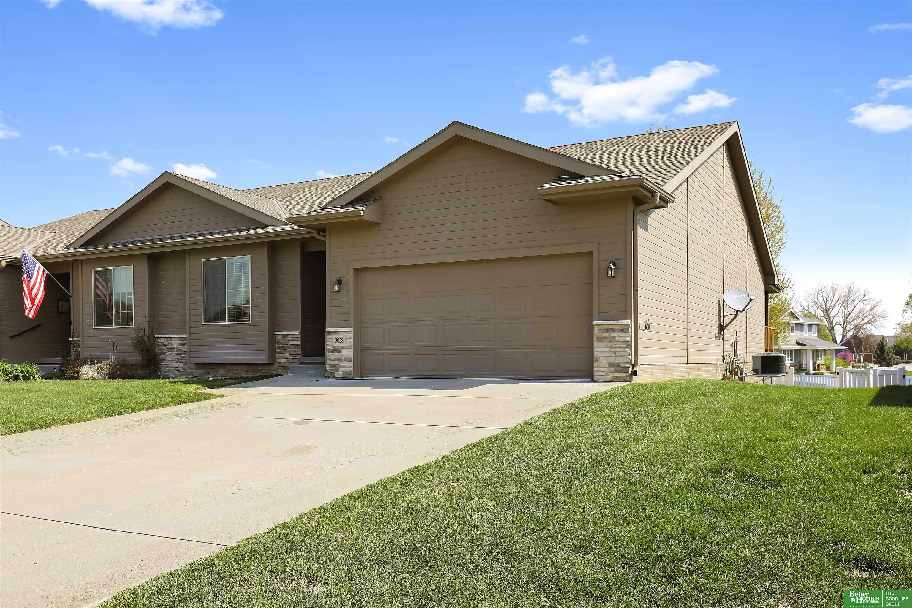 Property Photo: 3028 Lakeside Drive NE 68048