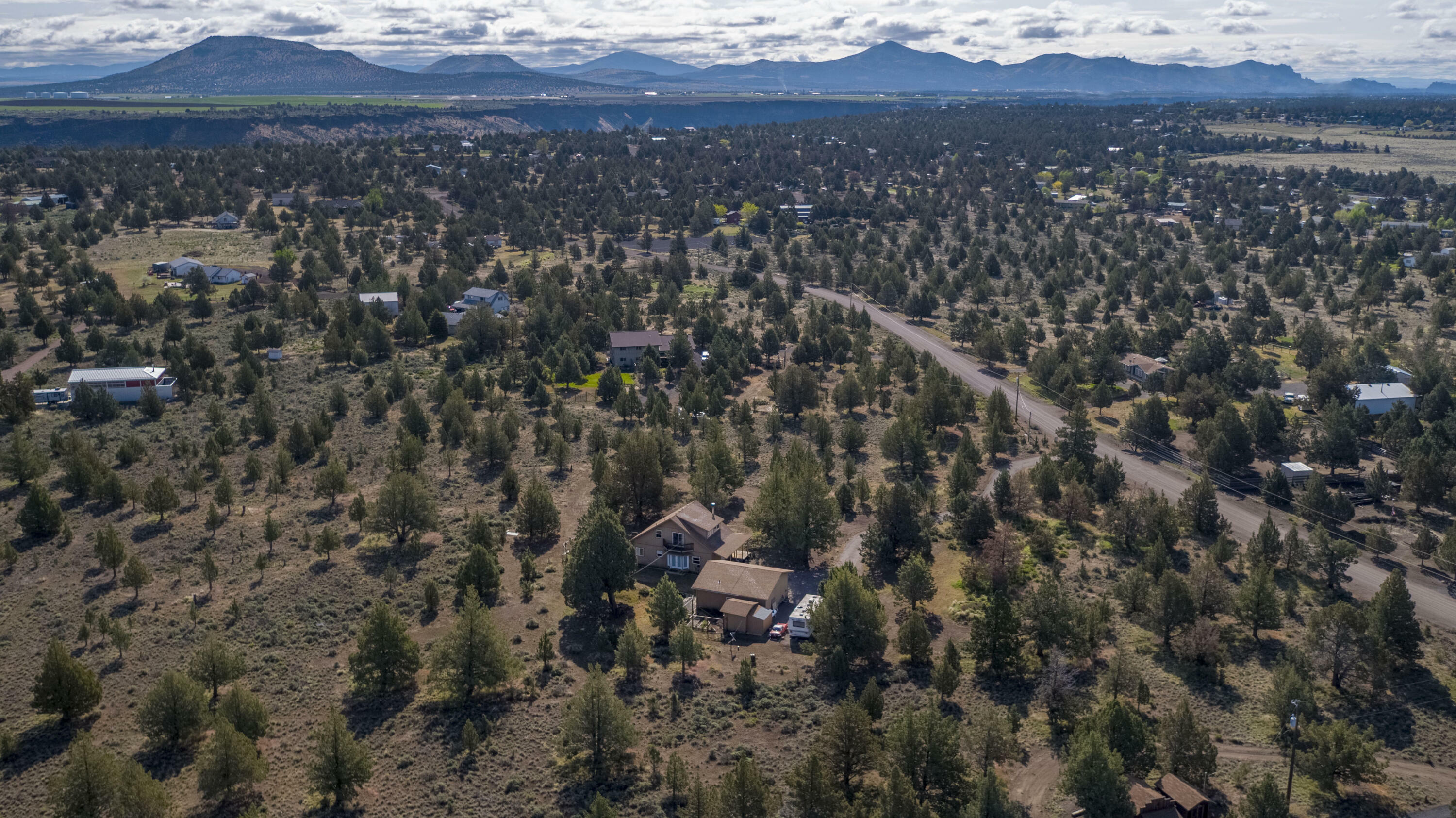 Property Photo:  9949 SW Geneva View Road  OR 97760 