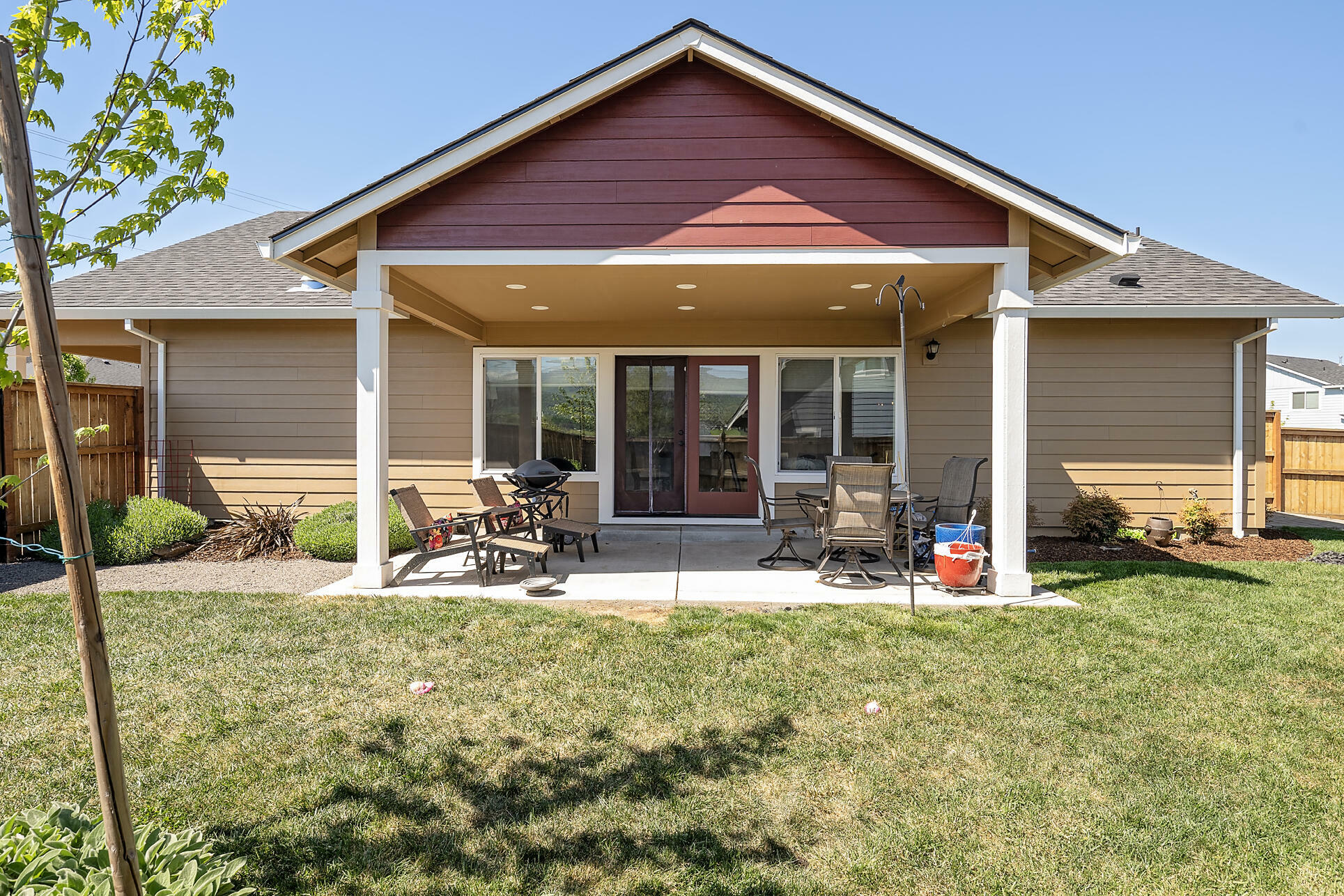 Property Photo: 145 Suncrest Road OR 97540