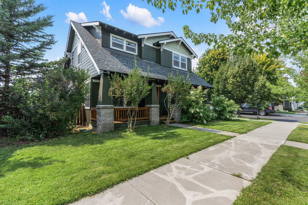 Property Photo:  2727 NE Great Horned Place  OR 97701 