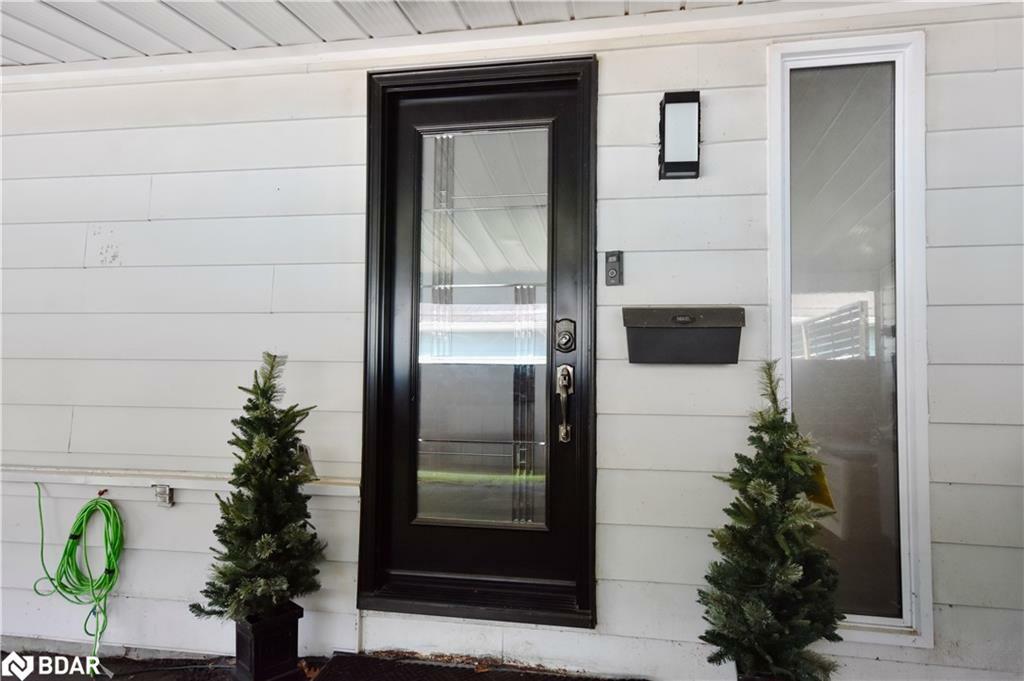 Property Photo: 624 Bayview Drive ON L4R 2P5
