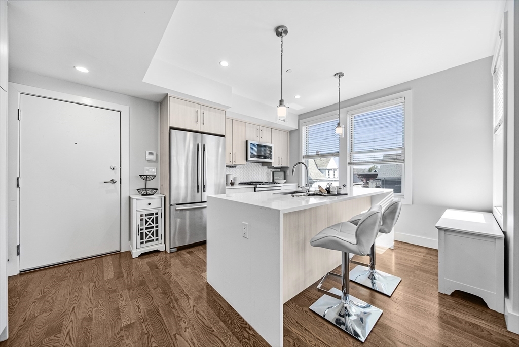 Property Photo: 352 Highland Ave 3 MA 02144