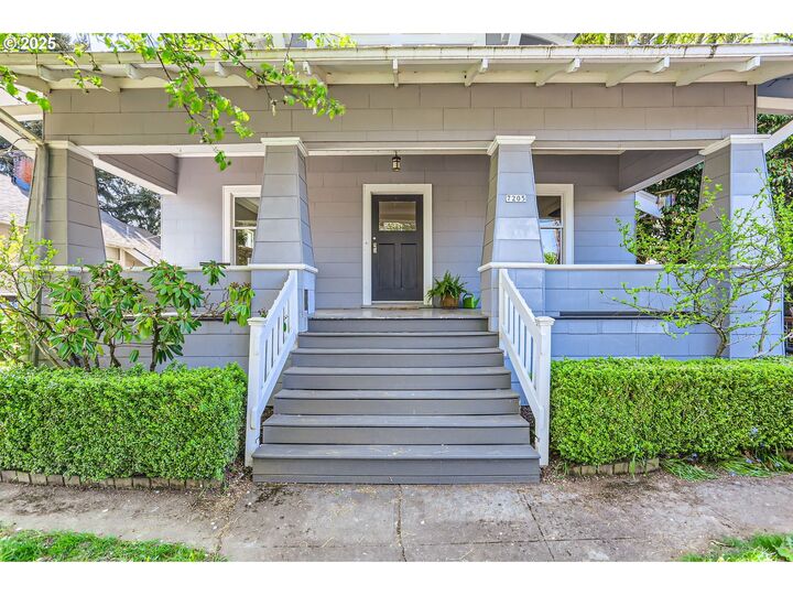 Property Photo: 7205 SE 21st Ave OR 97202