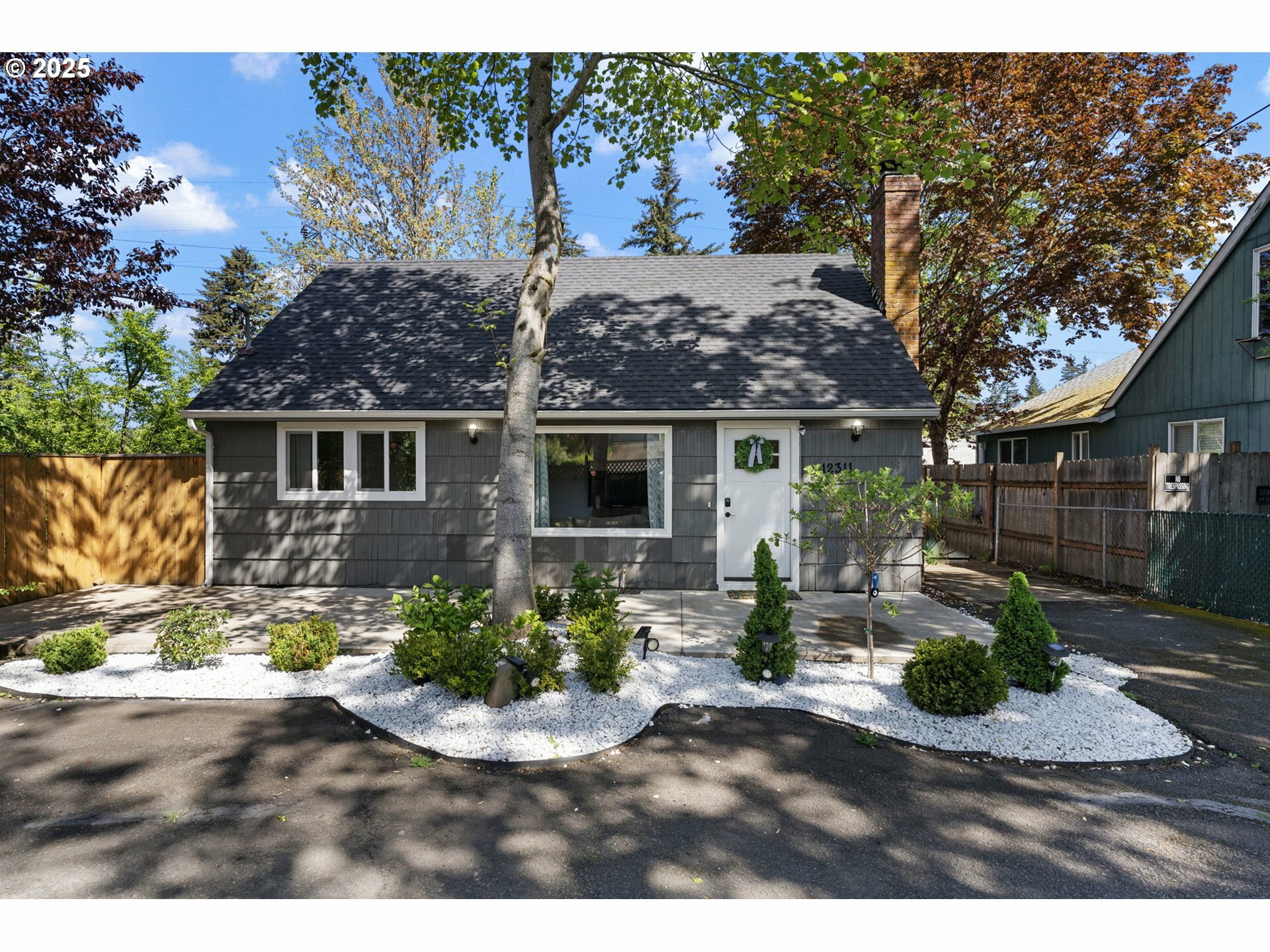 Property Photo: 12311 SE Ramona St OR 97236