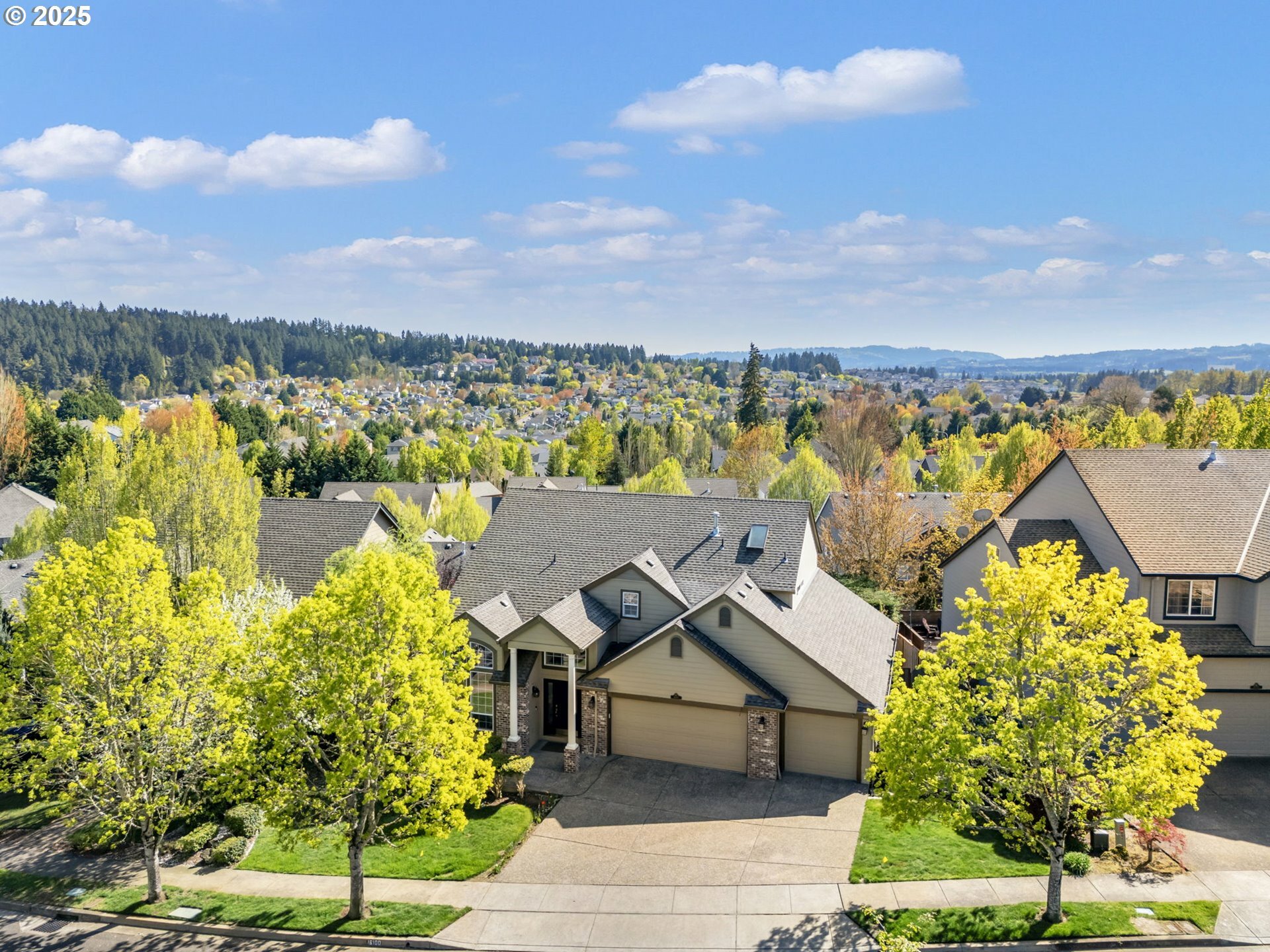 Property Photo: 16100 SW Goshawk St OR 97007