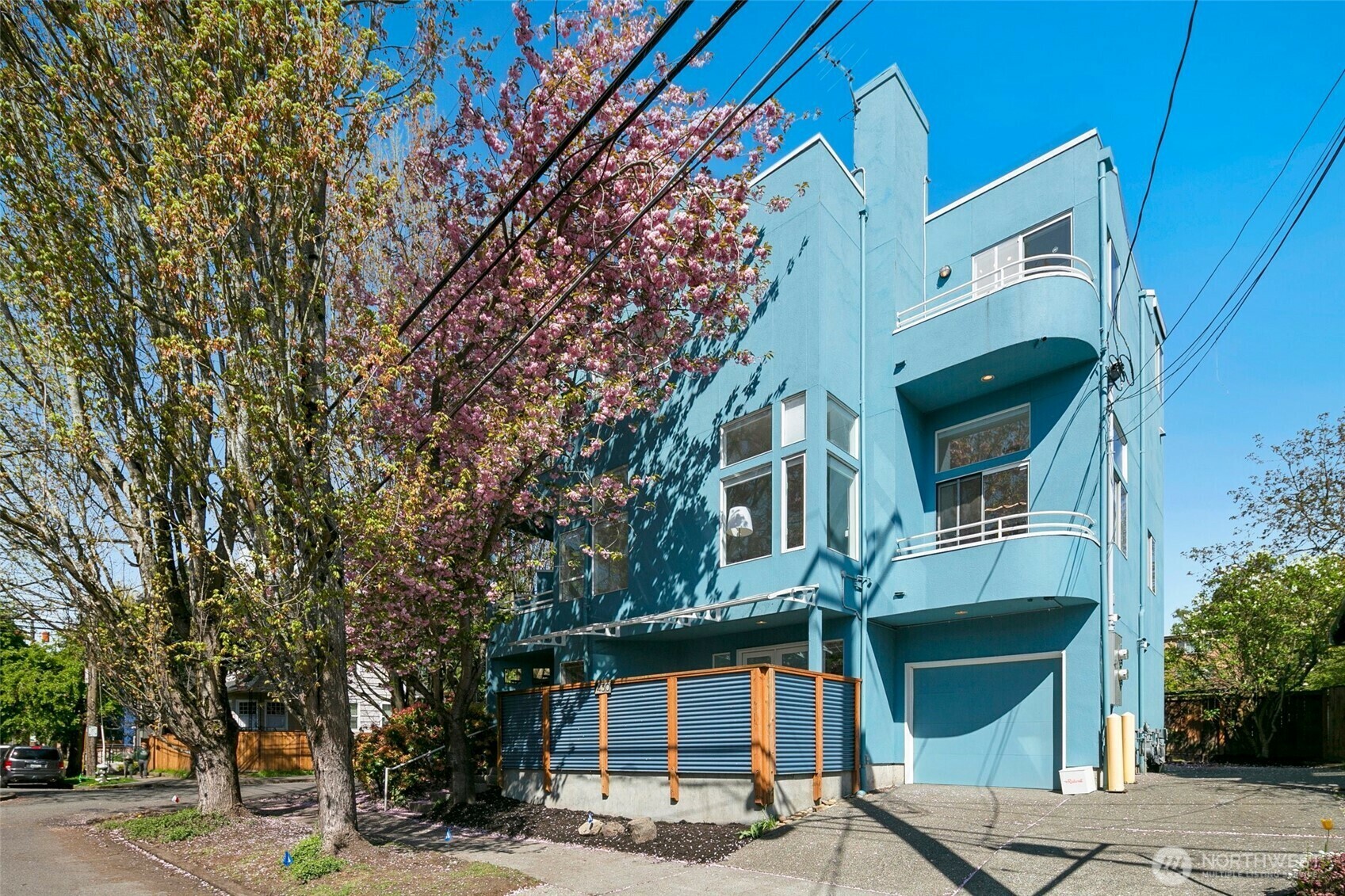 Property Photo: 430 10th Avenue E WA 98102