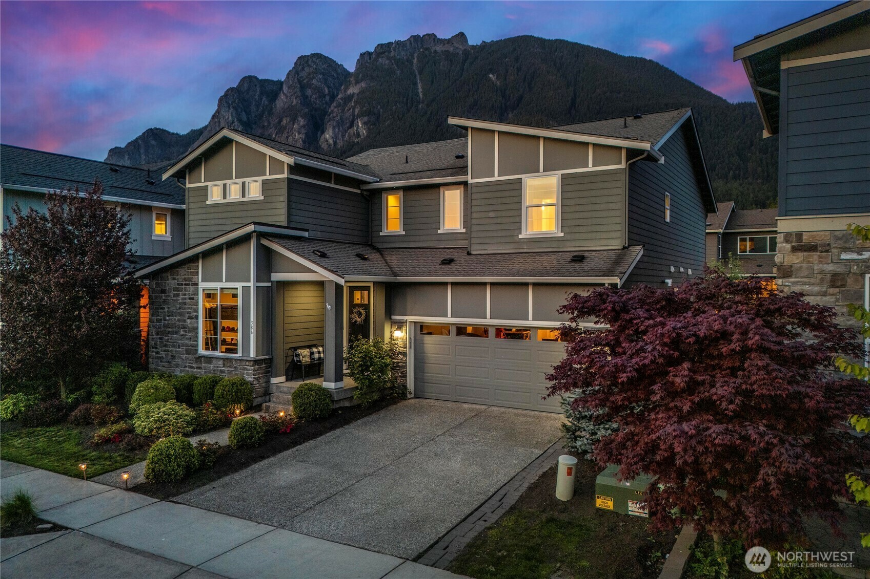 Property Photo: 386 Zemp Way NE WA 98045