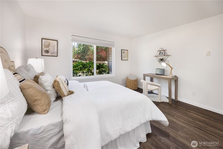 Property Photo: 4401 145th Avenue NE J6 WA 98007