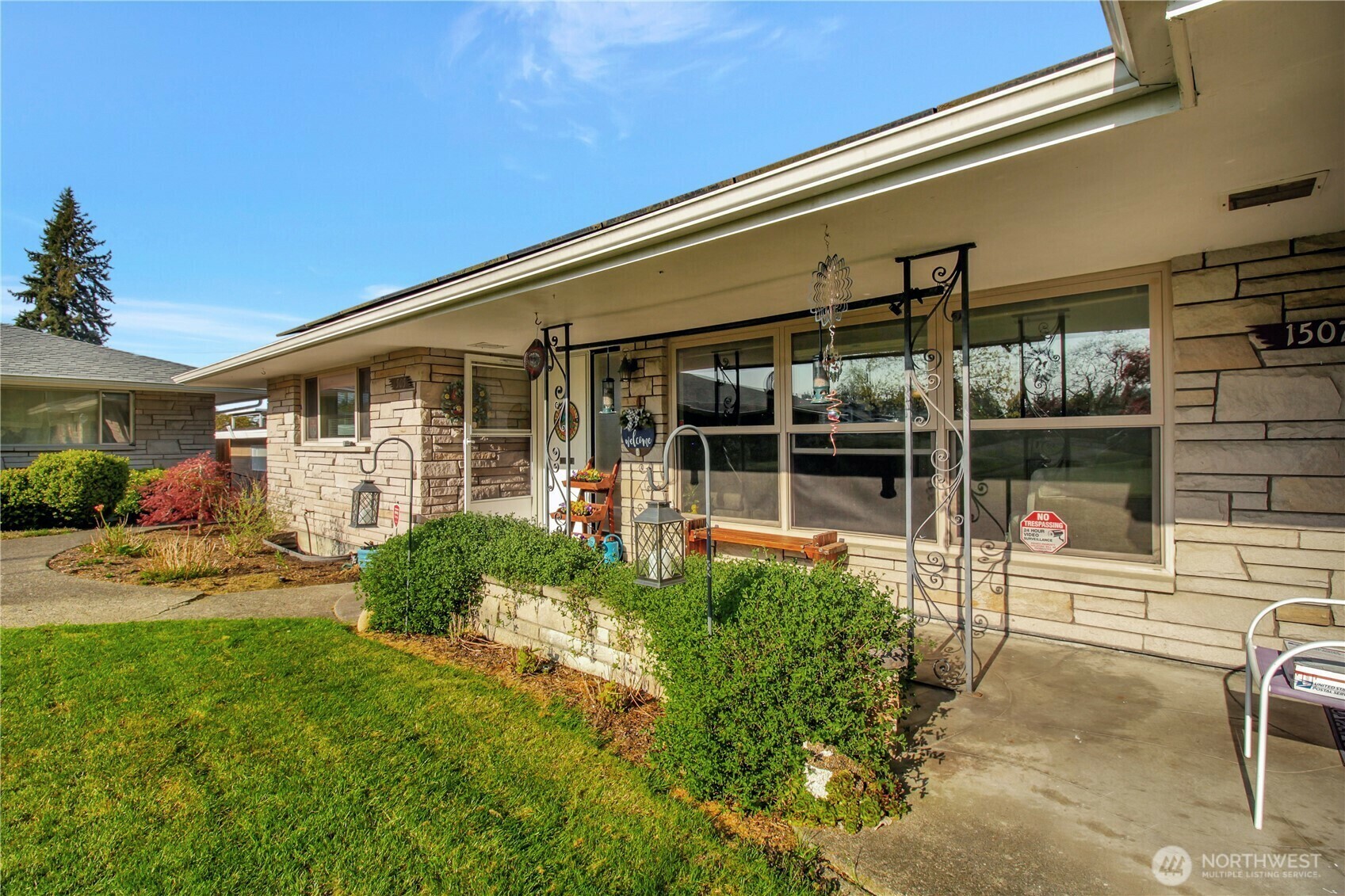 Property Photo: 1505 52nd Street SE 3 WA 98203