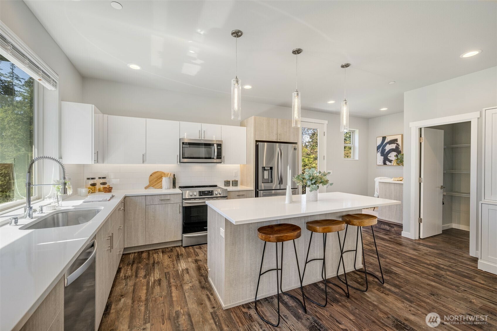 Property Photo: 7628 222nd Street SW A1 WA 98026