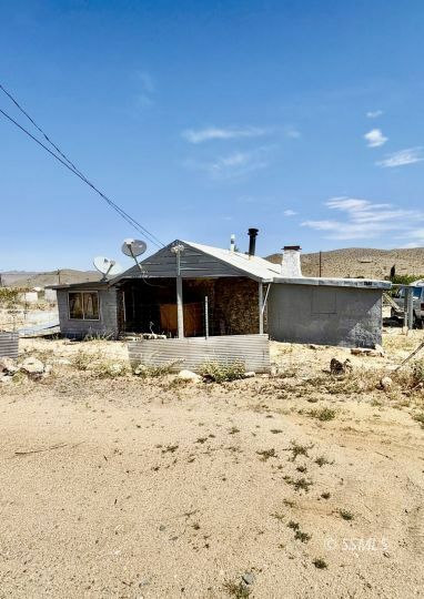 Property Photo: 310 Buluwayo Ave CA 93528