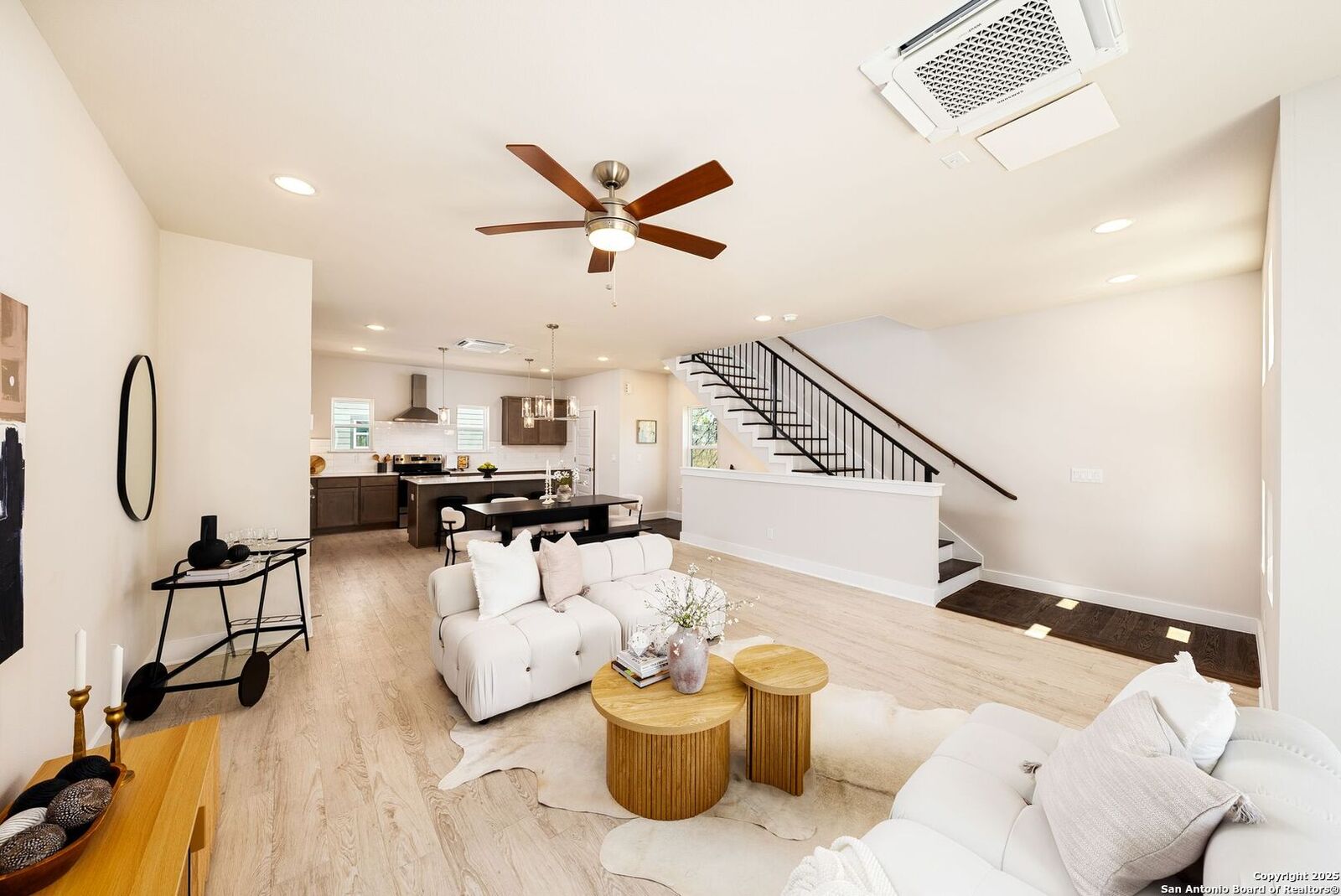 Property Photo: 419 Ira #1102 Unit 1102 TX 78209