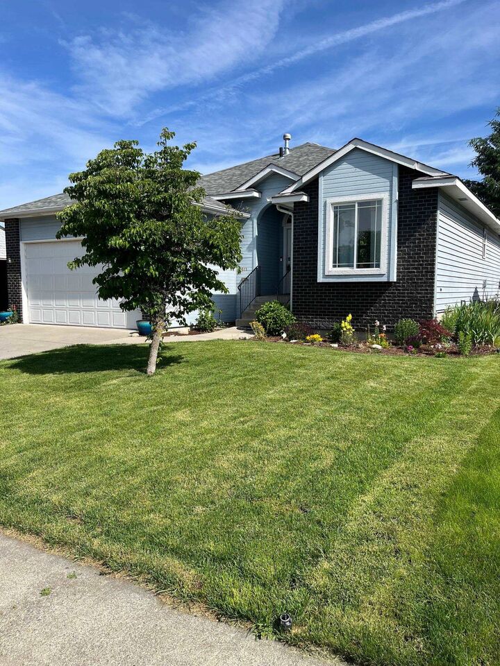 511 E Walton Ave  Spokane WA 99207 photo