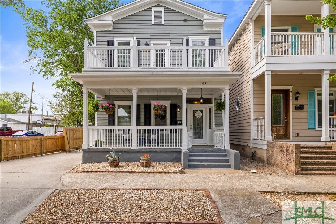 Property Photo:  313 E 32nd Street  GA 31401 
