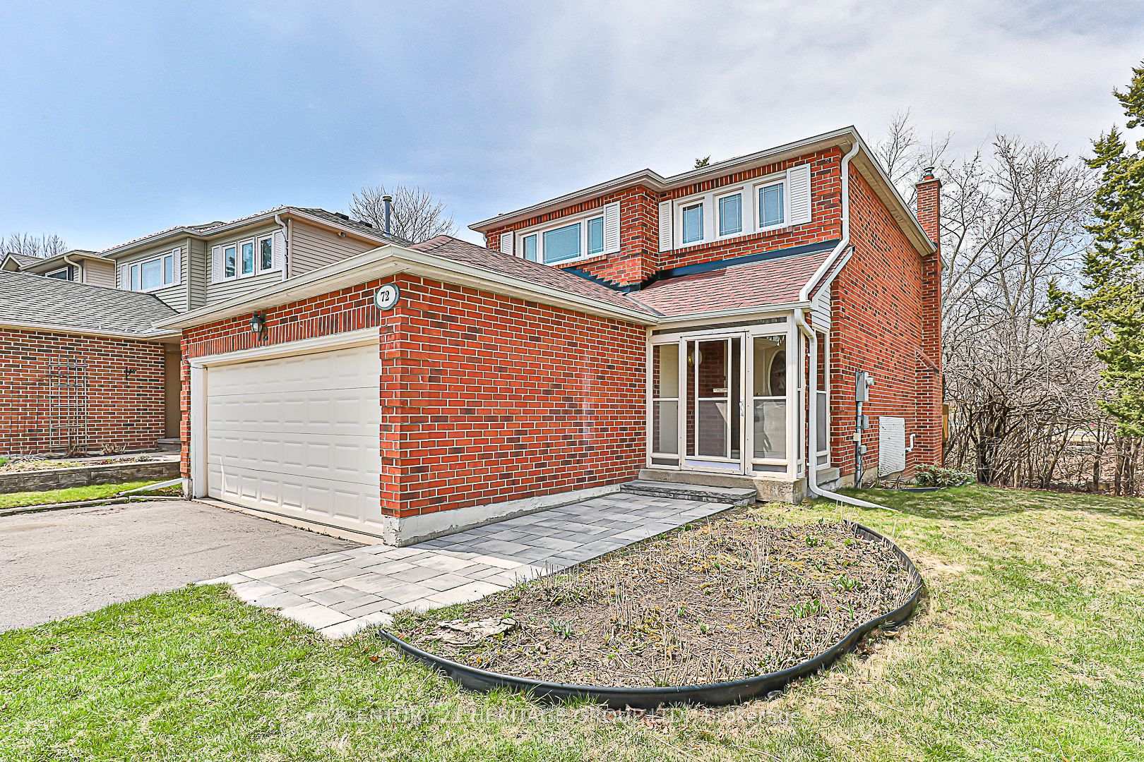 Photo de la propriété:  72 Seaton Drive  ON L4G 6B6 