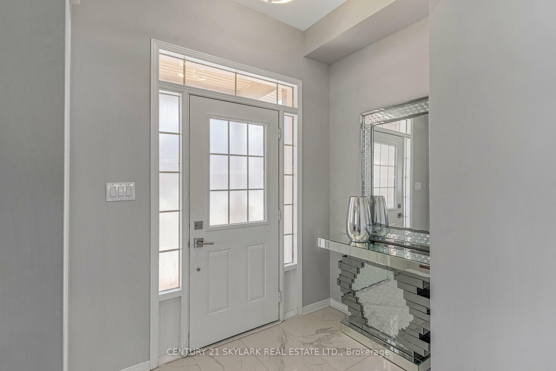 Photo de la propriété:  13 Ledgerock Road  ON L6P 2L8 