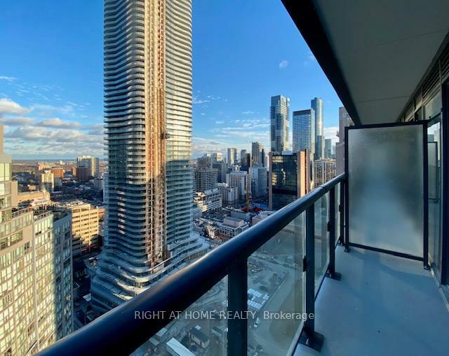 Property Photo: 955 Bay Street 2702 ON M5S 0C6