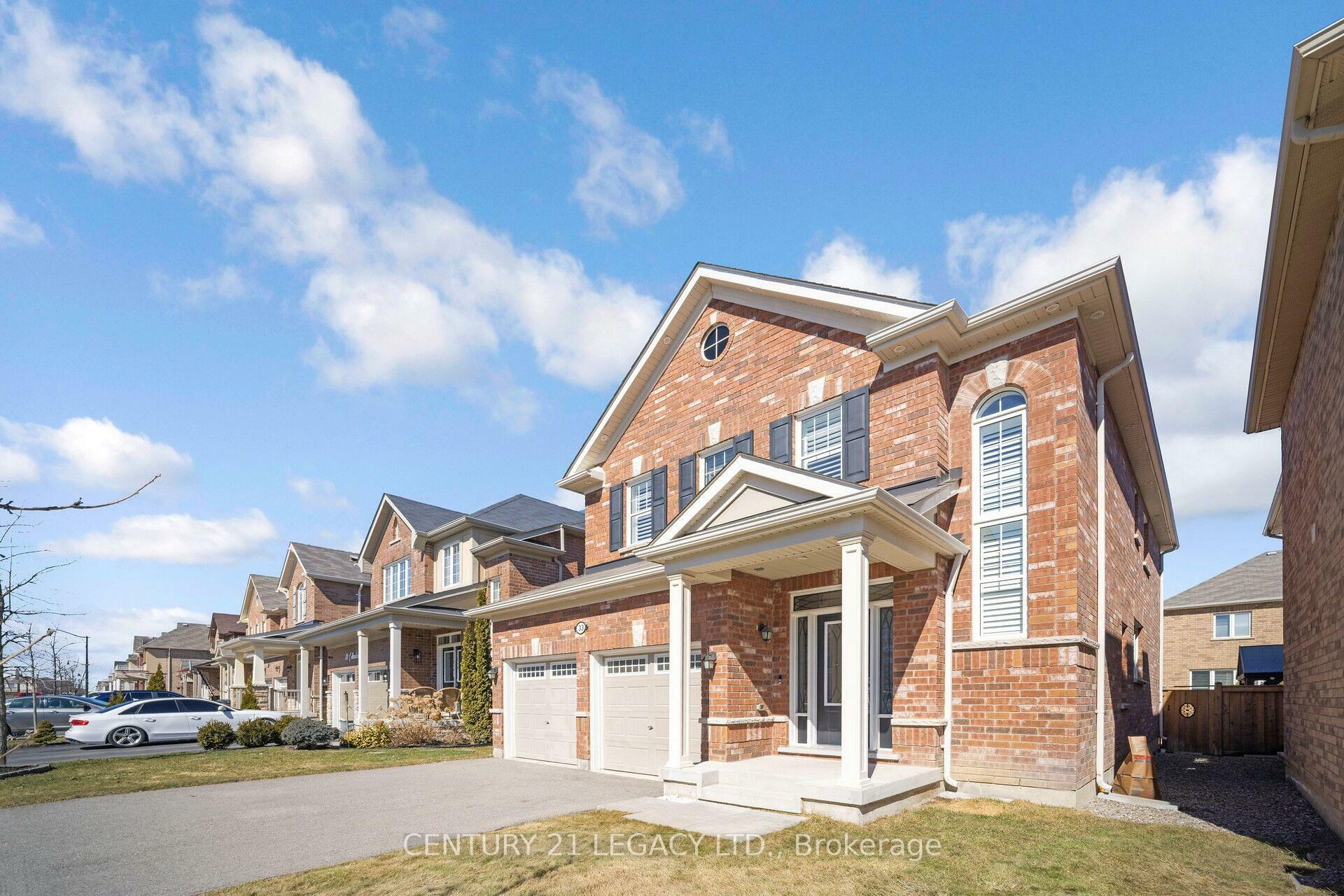 Property Photo: 33 Callandar Road ON L7A 4T8
