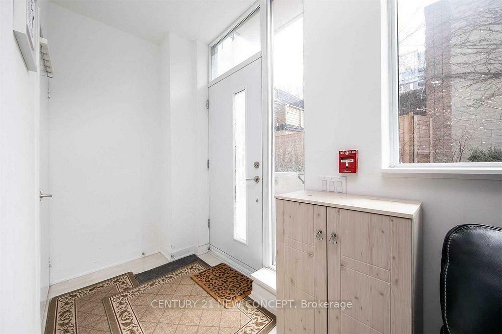 Property Photo: 120 Parliament Street Th101 ON M5A 0N6