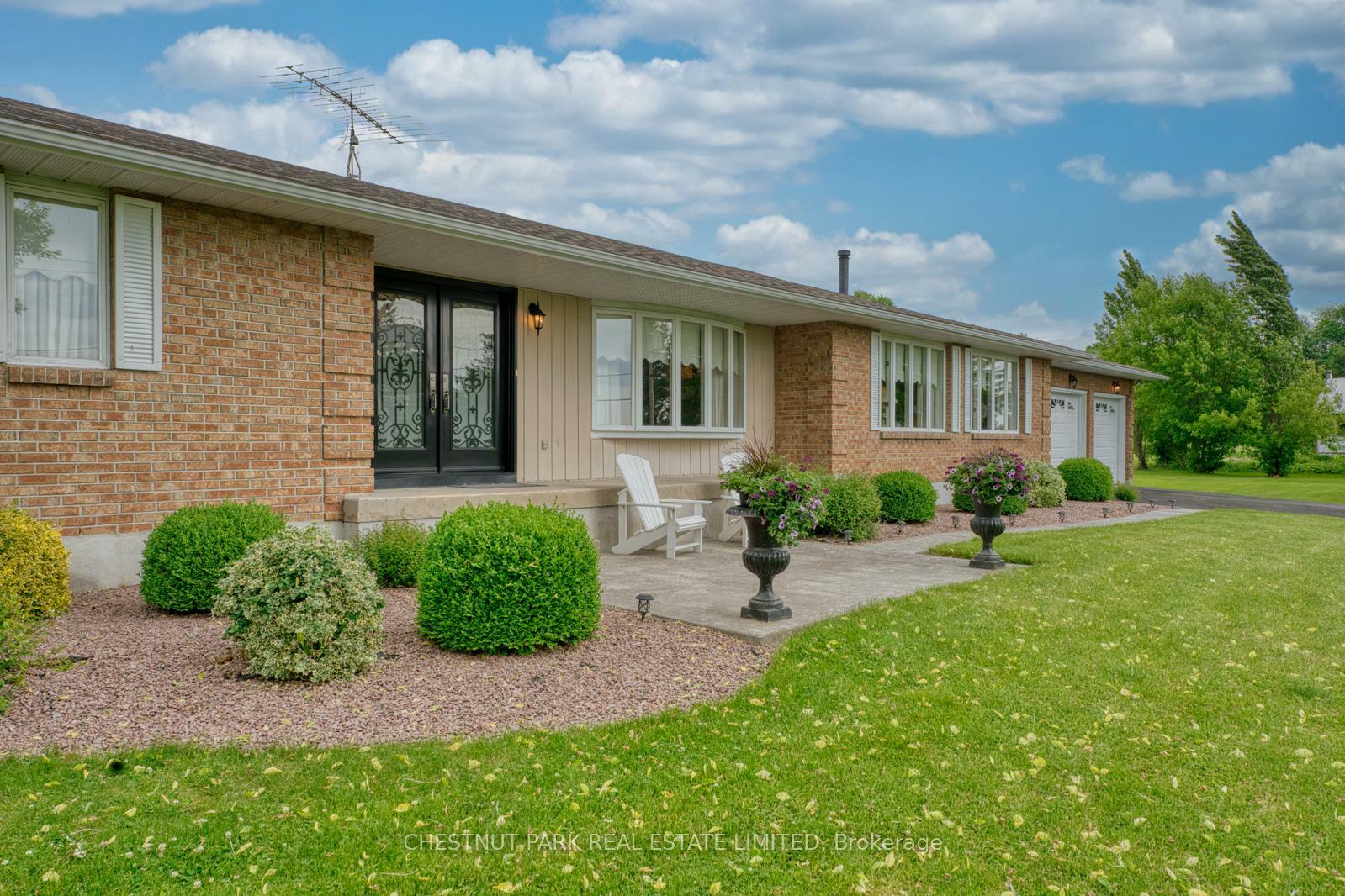 Property Photo:  90 River Road  ON K0E 1L0 