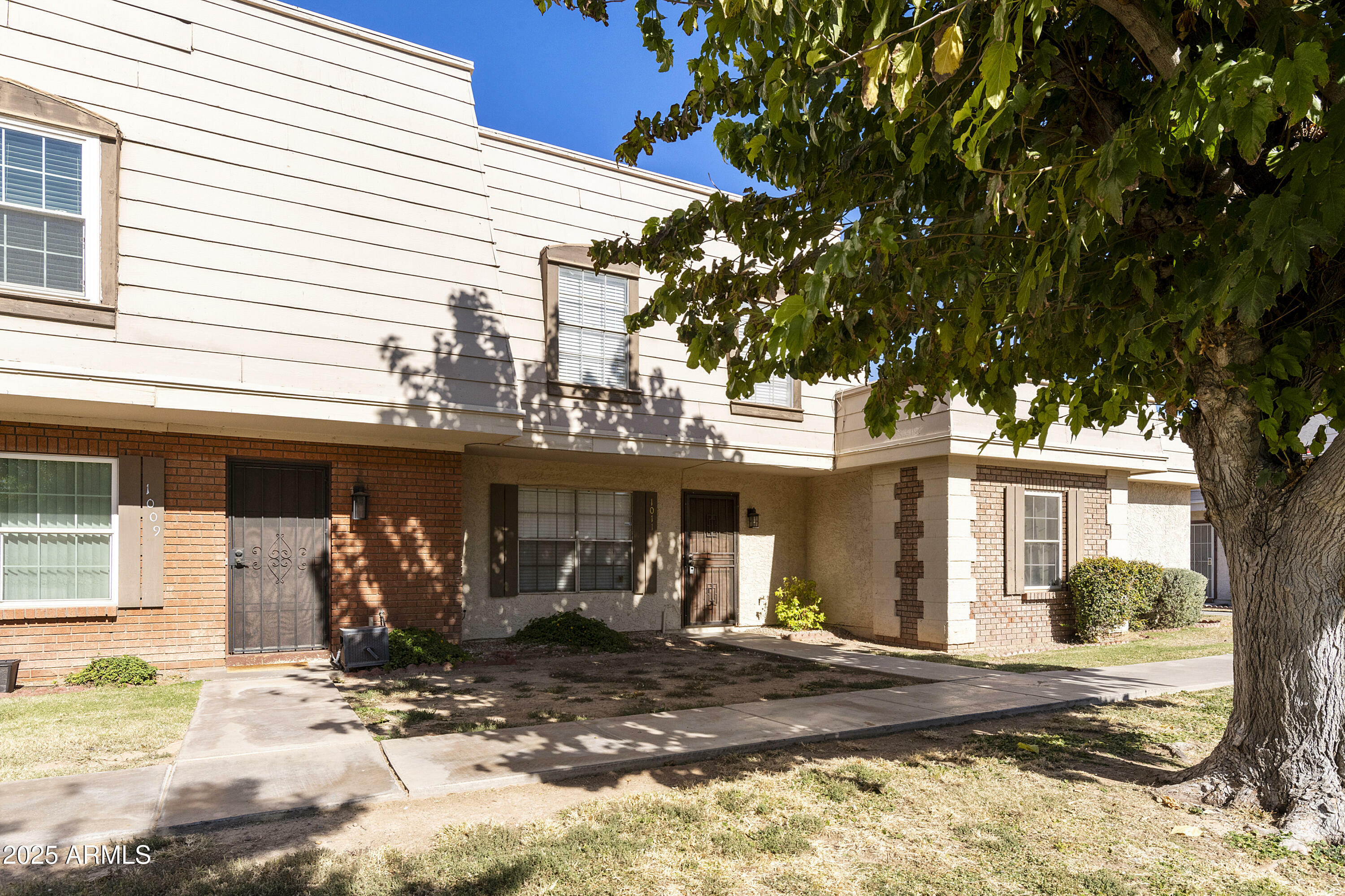 1011 E Lodge Drive  Tempe AZ 85283 photo