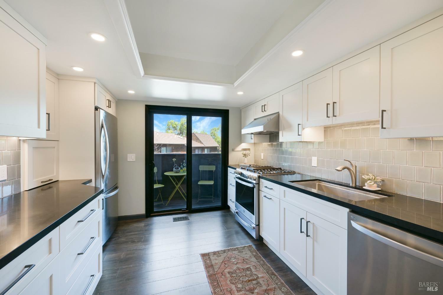 13 Liberty Lane  Petaluma CA 94952 photo