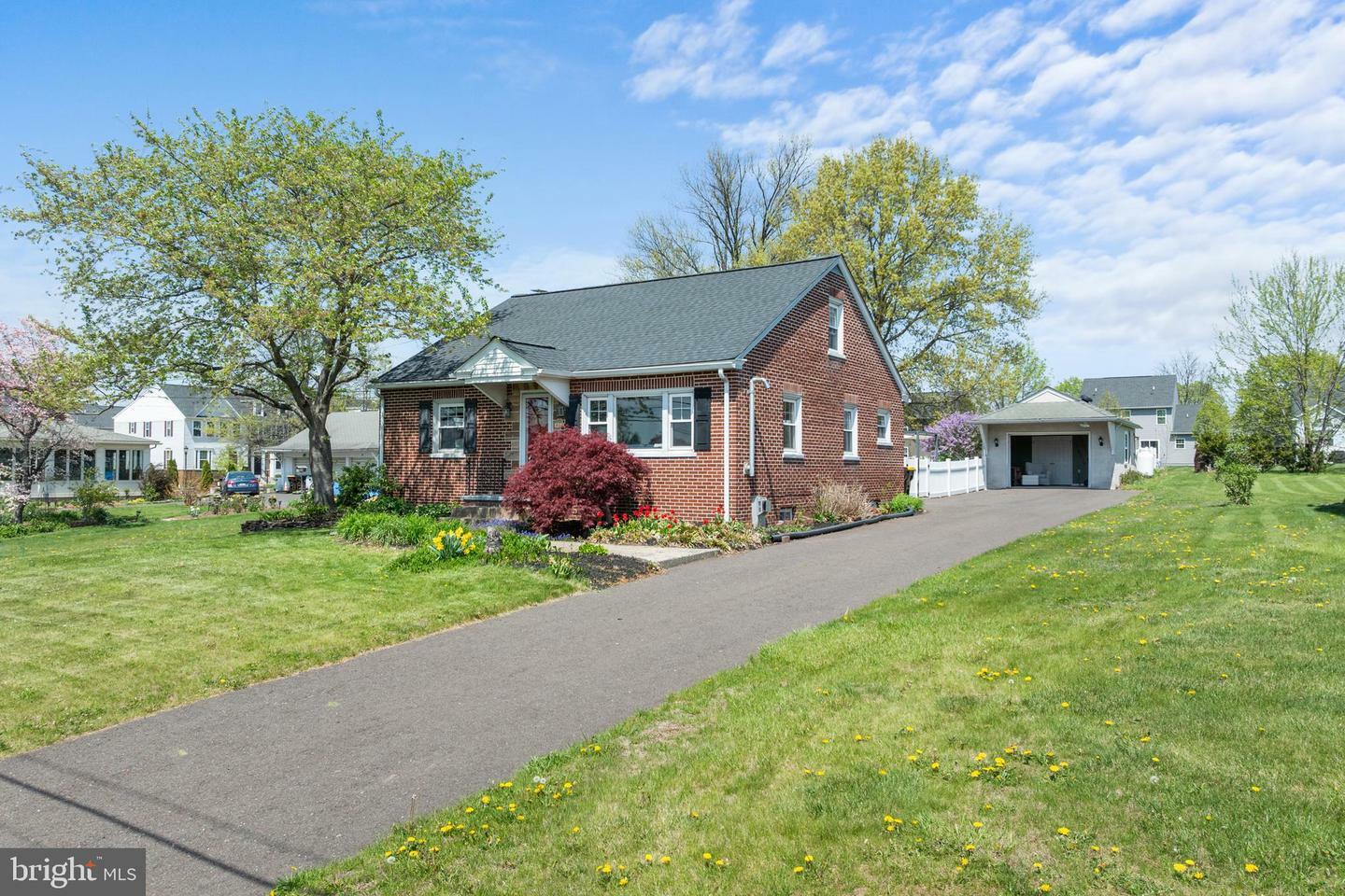 Property Photo: 463 School Lane PA 19438