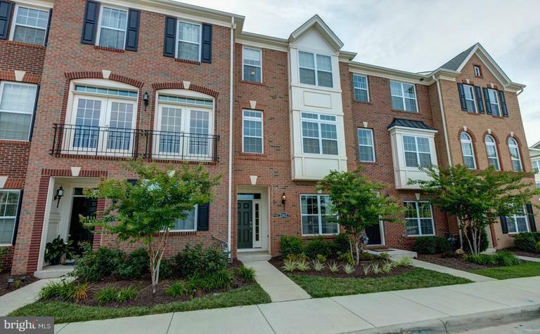 Property Photo: 22613 Cambridgeport Square VA 20148