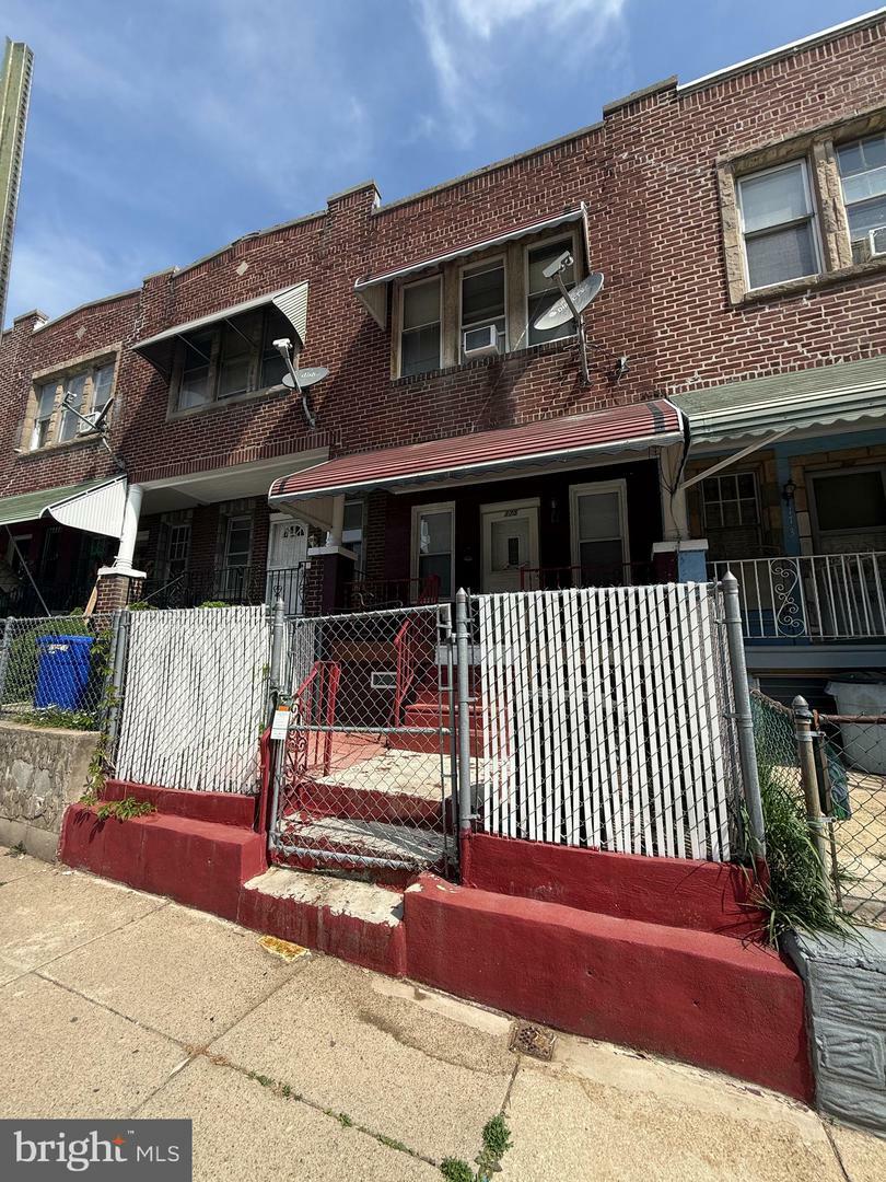 175 W Luray Street  Philadelphia PA 19140 photo