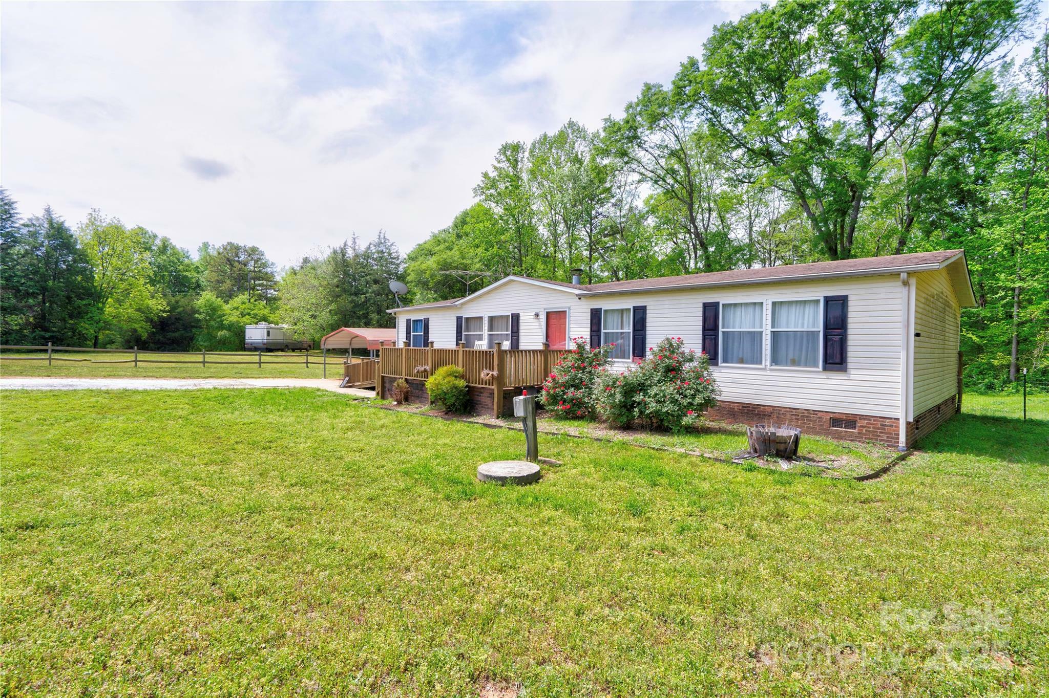 Property Photo: 1708 River Hill Drive NC 28152
