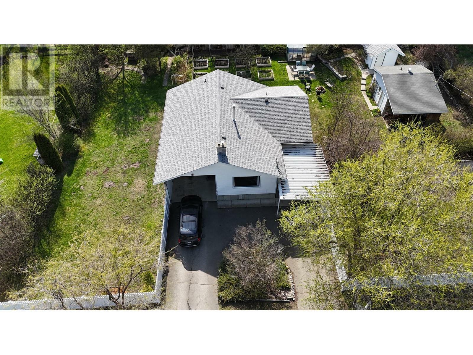 Property Photo: 4975 Vernon Street BC V0H 1H5