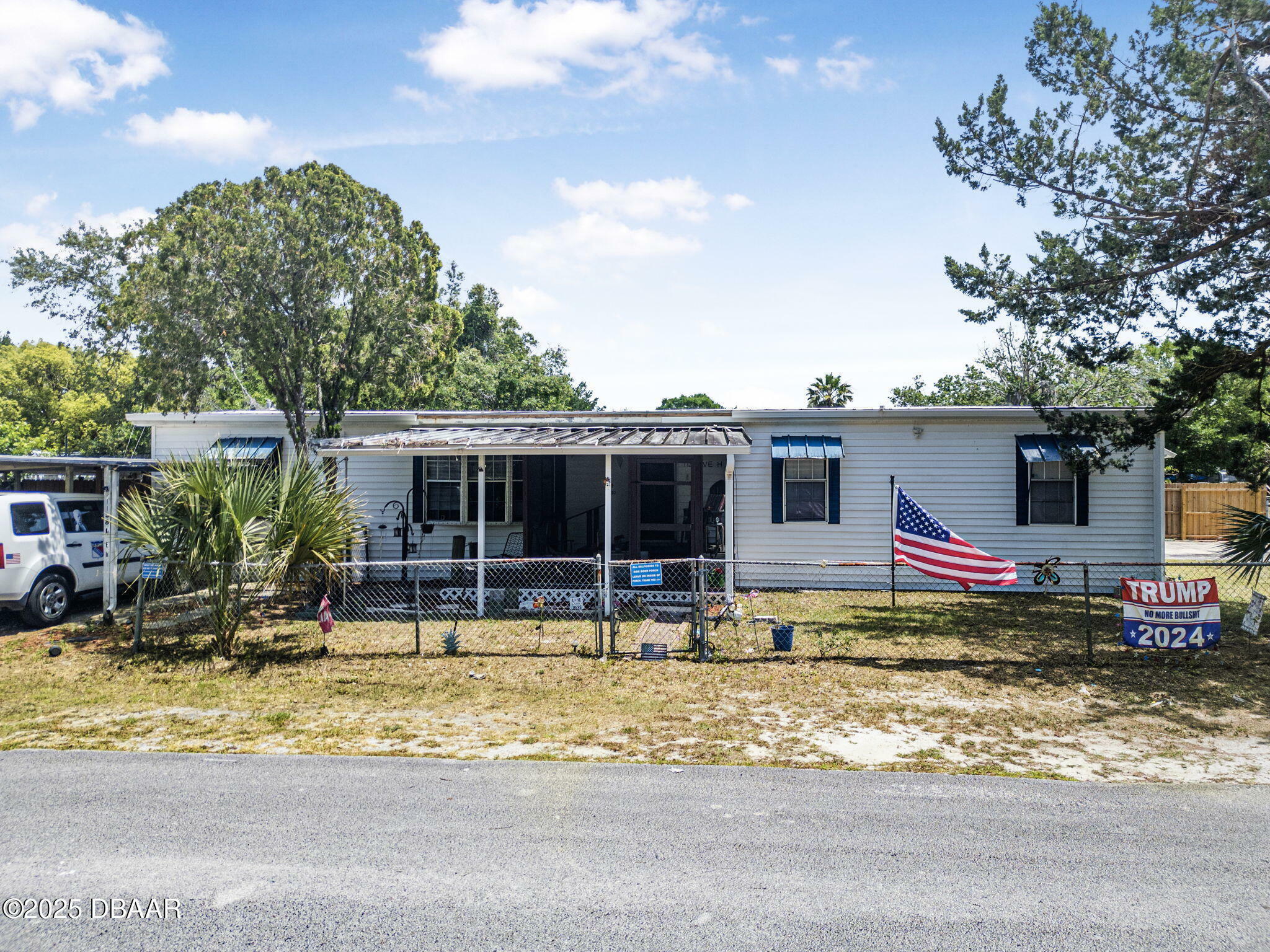 Property Photo: 1138 Avenue H FL 32174