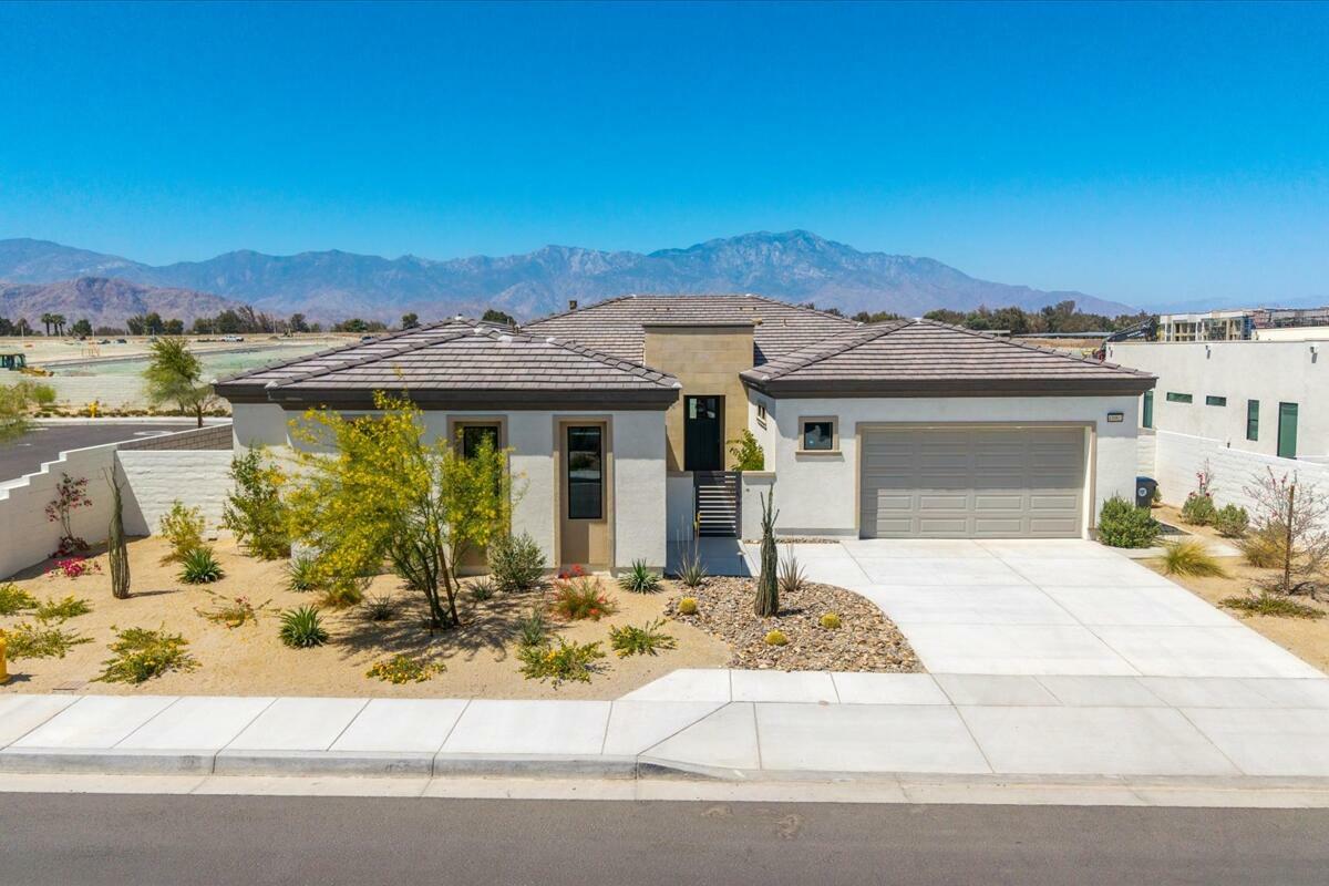 Property Photo: 49901 Crescent Passage CA 92211